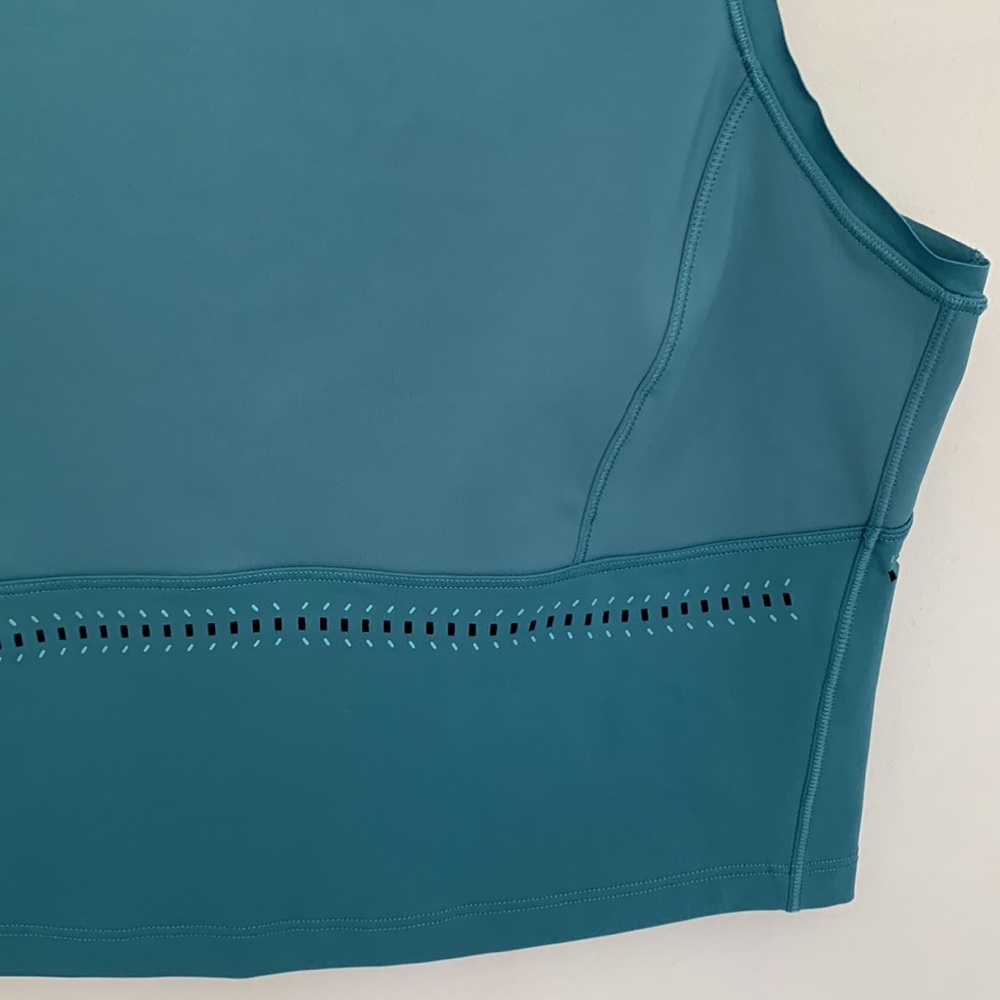 Athleta Levitate Tank Cropped Crew Neck Workout Yoga Borealis Green Large - Picture 10 of 14
